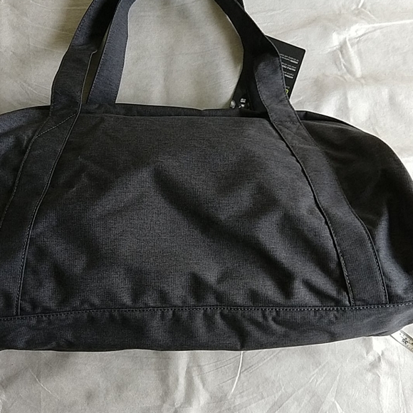 Nike Duffle Bag - Picture 4 of 7